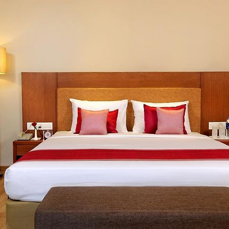 Готель Park Residency Adoor Adur Екстер'єр фото